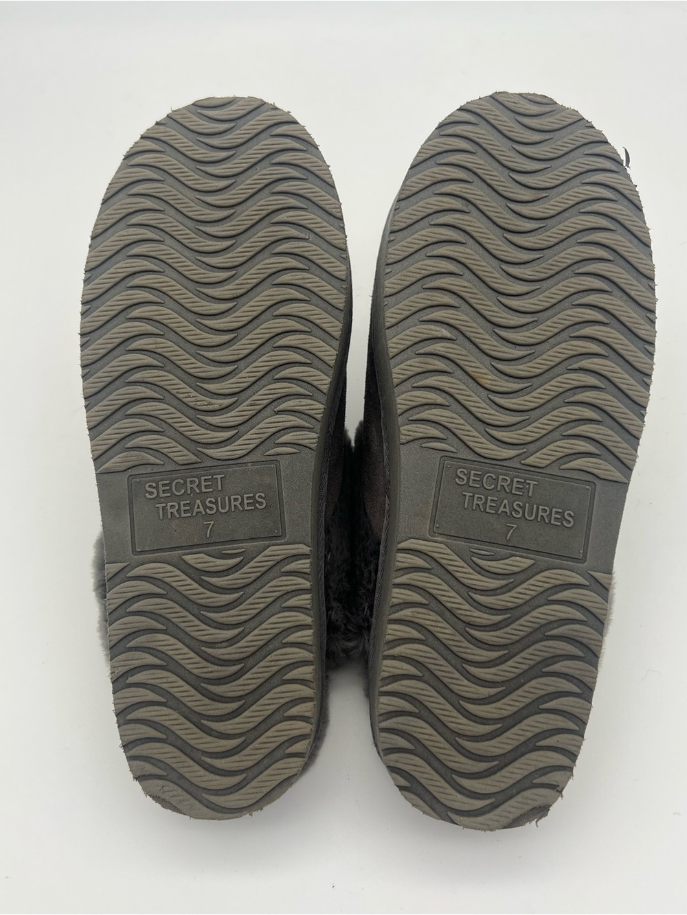 Women's size 7 platform Gray Faux Fur Lined Slip On Slippers shoes soft - Picture 4 of 4